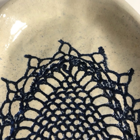 Bonnie Young Scoggins Lace Imprinted Pottery Spoon Rest - Picture 3 of 11